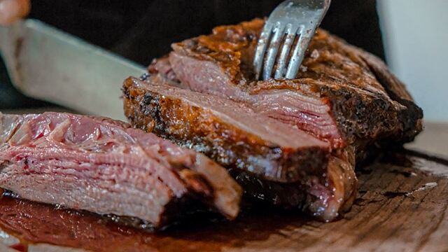 Приснилось сырое мясо свинины — предсказание популярных сонников
