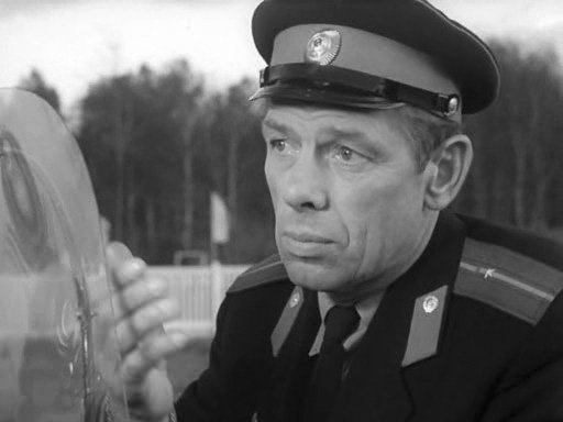 Георгий Жженов начал свою актерской карьеру еще до войны. Но в 1937 году был арестован его старший брат. В 1938 году Жженов, направляясь на съемки, познакомился в поезде с американским дипломатом. Его обвинили в шпионаже. Получил 5 лет, затем добавили еще 21 месяц. Срок отбывал на Колыме. В 1949 году был арестован повторно и сослан в Норильск. Освободился в 1955 году.
