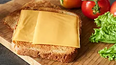 Учёные объяснили, как отличить полезный плавленый сыр от вредного