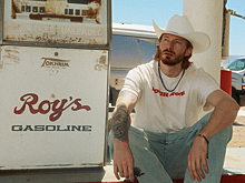 Почему внук Пугачевой решил вернуться в РФ: крах карьеры и развод