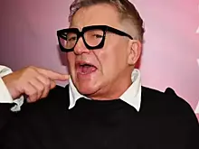 Дибров впервые высказался о скандале с расстегнутой ширинкой